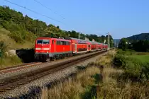 Noch gibt es lokbespannten Reisezugverkehr im Altmühltal. 2017 sollen jedoch die neuen Twindex-Triebzüge die 111-er mit ihren Doppelstockzügen ablösen. Am 07. September 2016 gelang mir diese Aufnahme von 111 031 mit ihrer RB 59102 nach Nürnberg HBF bei Hagenacker im schönen Altmühltal.