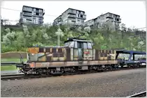 111011-3 scheint über einen militärischen Tarnanstrich zu verfügen. Praha hl.n. (07.04.2017)
Ich kann den Admin verstehen, dass das Bild einen komischen Eindruck hinterlässt. Die Lok sieht aber wirklich so aus. Ich habe sie fünf mal fotografiert und das Ergebnis war immer gleich.