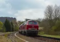 Nachschuss auf 215 086-0 im zum Haltepunkt degradierten Bahnhof Rotenhain in Richtung Limburg.

Rotenhain 22.04.2017