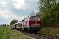 Nachschuss auf die 215 086-0 am Zugschluss des Sonderzuges nach Limburg.

Dornburg 22.04.2017