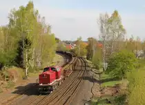 203 843-8 (Ris) zu sehen mit einem Langschienenzug am 25.04.17 in Marktredwitz.