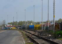 Auf den Gleisen ist wohl seit einiger Zeit nichts mehr gerollt. Blick auf Anschlussgleise in Cheb.

Cheb 15.04.2017