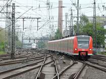 Ankunft RE 11 nach Düsseldorf. Dortmund Hbf, den 28.04.2017. 