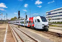 Die beiden SÜWEX-Triebzüge 429 116-7 und 429 111-8 fahren als RE 4123 (Mannheim Hbf - Saarbrücken Hbf - Trier Hbf - Koblenz Hbf) aus dem Mannheimer Hbf aus.
Aufgenommen am 20.4.2017.