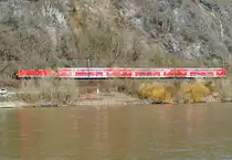 RB 12518 rechtsrheinisch in Richtung Köln, kurz vor der Brücke von Remagen - 16.03.2017