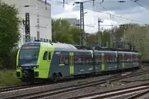 1430 042-0 fährt am 26.4.2017 als RB61 (NBE75523) von Itzehoe in den Hamburger Hauptbahnhof ein.