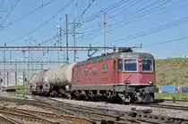 Re 6/6 11603 durchfährt den Bahnhof Pratteln. Die Aufnahme stammt vom 24.04.2017.