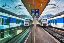 ETR 563 503-3  Cità di Udine  und ETR 563 507-4  Cità di Pordenone  präsentieren sich im Bahnhof Tarvisio Boscoverde gleich doppelt.
Aufgenommen am 1.5.2017.