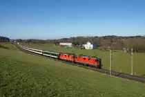 Der IR 2265 ist sonntags zwischen Zürich HB und St. Gallen mit zwei Re 4/4 II bespannt. Am 19.02.2017 konnten die Re 4/4 II 11196 und die Re 4/4 II 11130 kurz vor Gossau aufgenommen werden.