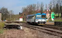Die  Brotbüchse  810 425-9 steht am 01.05.2017 im Bahnhof Aš město und wartet bis die nächste Runde nach Aš (CZ) geht.