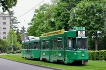 Be 4/4 483, zusammen mit dem B4S 1479, fahren zur Haltestelle Grosspeterstrasse. Die Aufnahme stammt vom 11.05.2017.