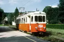 TL/TB/Stern & Hafferl: Die drei TB BDe 4/4 3 bis 5 wurden 1954/55 für die Jorat-Linie Lausanne-Moudon der TL als CFZe 4/4 191 bis 193 beschafft. Nach der Einstellung ihrer Stammstrecke in der Westschweiz, gelangten sie in die Ostschweiz zur TB, wo sie von 1964-1977 im Einsatz standen. Als sie die neuen BDe 4/8 21-25 verdrängten, wurden zwei Fahrzeuge 1978 nach Österreich an Stern und Hafferl verkauft, wo sie auf der Traunseebahn zwischen Vorchdorf und Gmunden im Einsatz standen. Nach der Inbetetriebnahme von neuen Fahrzeugen hat man für sie auch in Österreich keine Verwendung mehr. Im Sommer 2004 konnte der GV Triebwagen 23106, ehemals TL, TB bei Gmunden noch im planmässigen Einsatz fotografiert werden.
Foto: Walter Ruetsch  