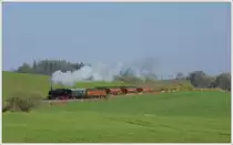 431.029 (ex ÖBB 93.1360) am 1.5.2017 mit einem Fotozug von Benešov nach Postupice kurz vor dem Zielbahnhof aufgenommen. 