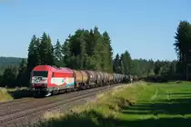 223 034 der EVB mit einem Kesselwagenzug aus Richtung Regensburg nach Cheb bei Pechbrunn, 27.08.2016