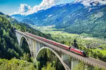 1116 221-1 fährt am Zugschluss des railjet 898 (Linz Hbf - Salzburg Hbf - Klagenfurt Hbf) über die Falkensteinbrücke bei Obervellach.
Aufgenommen am 14.5.2017.