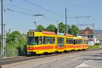 Doppeltraktion, mit dem Be 4/8 207 und dem Be 4/6 247, auf der Linie 10, fahren zur Haltestelle Münchensteinerstrasse. Die Aufnahme stammt vom 17.05.2017.