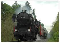Anl�sslich des „Liebocher Familien-Radfahrtages“ wurden heute am 1. Mai 2007 von Graz aus zwei Sonderpersonenz�ge in Verkehr gesetzt. Ca. in der Mitte zwischen den Bahn�fen Premst�tten-Tobelbad und Lieboch, 52.1227 der Firma Brenner&Brenner als SPz 8437.