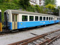 MOB - Personenwagen 2 Kl.  B 211 in Montreux am 09.05.2017