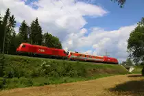 Der als Steuerwagen ausgeführte Ultraschallmesswagen ist wohl leider noch nicht für den Vollbetrieb in Österreich zugelassen. 
Dadurch ergab sich diese  Sandwich  Zusammenstellung mit den beiden 2016 am 31.05.2017 bei Hohlbach in der Weststeiermark 