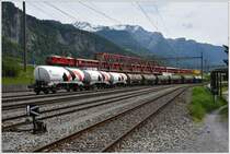 RE1744 mit der Ge 4/4 II 628  s-chanf  auf der SBB Überführung in Untervaz-Trimmis. (18.05.2017)
