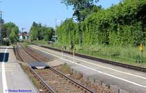 Bahnhof Nonnenborn am Bodensee, Bodensee-Gürtelbahn KBS 731. Aufgenommen am 27. Juni 2017 auf der Fahrt nach Lindau. Auf dem  bayrischen Teil  der Strecke verrichten noch mechanische Formsignale ihren Alltagsdienst, wie hier in Nonnenborn.