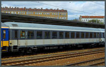 Leihweise kamen in den Locomore-Zügen auch alte Interregio-Wagen  zum Einsatz. Zu sehen ist der Bimz 264 56 80 22-94 277-1 des Unternehmens HEROS Rail Rent im Zug LOC 1818. (Berlin-Lichtenberg, 08.04.2017)