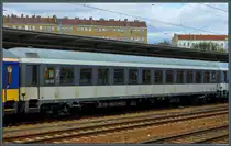 Leihweise kamen in den Locomore-Zügen auch alte Interregio-Wagen  zum Einsatz. Zu sehen ist der Bimz 264 56 80 22-94 277-1 des Unternehmens HEROS Rail Rent im Zug LOC 1818. (Berlin-Lichtenberg, 08.04.2017)