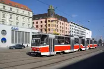 Tschechien / Straßenbahn (Tram) Brno / Brünn: Tatra KT8D5.RN2 - Wagen 1702 von Dopravní podnik města Brna a.s. (DPMB), aufgenommen im März 2017 am Hauptbahnhof der tschechischen Stadt Brünn.