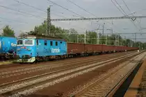 Güterzug von Petrovice u Karvine nach Ostrava mit 122.021 am 26.05.2017 in Detmarovice