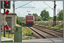 101 102 rast mit einem InterCity von Luxembourg nach Norddeich Mole. Aufgenommen bei Haltern am See.