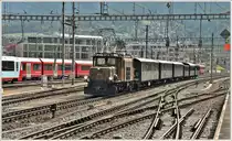 Ge 6/6 I 615 mit Extrazug zur Generalversammlung RhB in Versam-Safien bei der Ausfahrt in Chur. (02.06.2017)