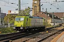 Am 12.10.2015 fuhr Alpha Trains/RheinCargo 119 008-0 als Lokzug (Basel Bad Bf - Muttenz) durch den Badischen Bahnhos von Basel in Richtung Rheinbrücke/Schweiz, um einem Kesselzug in RIchtung Norden zu bespannen.