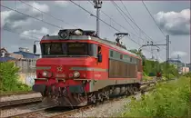 SŽ 363-008 fährt durch Maribor-Tabor Richtung Tezno VBF. (und Gruß zurück zum freundlichen Lokführer) /2.6.2017