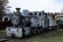Die HF-11017 im Schmalspurmuseum Lavassaare am 10.05.2017. Diese Lok mit Spurweite 600mm wurde 1941 in Kreinau (heute Chrzanow, Polen) für die Wehrmacht gebaut und 1942/43 an der Stalingrader Front eingesetzt. Danach kam sie mit ihrer Einheit nach Lettland und wurde nach dem Krieg bei der Lettischen Eisenbahn und der Papiermühle Ligatne eingesetzt. Seit 1990 gehört sie dem Estnischen Schmalspurmuseum Lavassaare, stellvertretend für ihre Schwesterlokomotiven HF-11001 und HF-11009, die nach ihrem Einsatz an der Narva-Front 1943 bei der Estnischen Eisenbahn verblieben und bis 1956 eingesetzt wurden.     