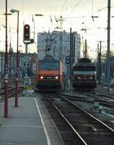 BB 26156 und BB 15004 am Abend des 03.03.2007 im Stra�burger Hauptbahnhof.
