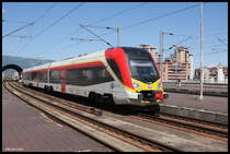 VT 711-006 verläßt hier am 20.5.2017 den Hauptbahnhof von Skopje.