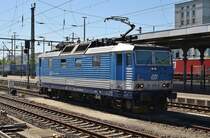 371 015-9 wartet am Morgen des 27.5.2017 im Dresdener Hauptbahnhof auf den nächsten Eurocity Richtung Tschechien.