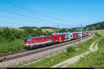 Eine halbe Stunde später hing dann wie erhofft eine 1142 am REX nach St. Pölten. 1142 610 erreicht am 29. Mai 2017 auf der alten Westbahn in Kürze den Bahnhof Pottenbrunn. Auf einen Güterzug wartete ich an dieser Stelle leider vergebens.