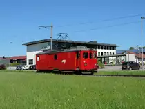 Le Noirmont, 26. Mai 2017 : ich wurde völlig von dem De 4/4 411 überrascht. Hier fährt er aus Le Noirmont in richtung Saignelégier.