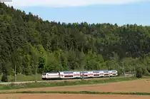 146 554-1 mit dem RE 51936 (Singen(Htw)-Stuttgart Hbf) bei Neckarhausen 16.5.17