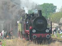 Zusammengekoppelt und laut pfeifend fuhren die Dampfloks einige male hin und her. Hier gef�hrt von der Ok1 359. Wolsztyn, 28.4.2007