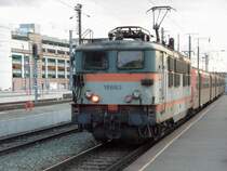 BB 16663 schiebt den Wendezug TER 831337-9 (Stra�burg ab 18:00) nach Selestat.
Im Jahr 2008 soll der Einsatz dieser recht betagten Garnituren enden. Sie werden durch Elektrotriebwagen ersetzt.

03.03.2007 Strasbourg 