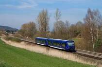 VT 64 und 63 der Bodensee-Oberschwaben-Bahn mit BOB 87231 bei Aulendorf (05.04.2007)