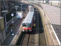 Ein Triebzug der BR 420 f�hrt in den Hauptbahnhof von Wuppertal ein. (31.03.2007)