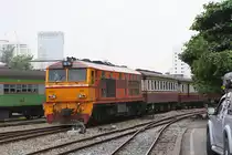 ALS 4107 (Co'Co', de, Alsthom, Bj.1974) fährt am 31.Mai 2017 in Hua Lamphong ein.