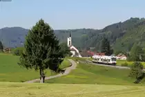 VT 504 und VT 505 als BSB88416 (Freiburg(Brsg)Hbf-Elzach) bei Oberwinden 17.5.17