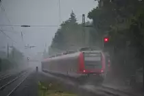 Am 15.6.17 fuhr 422 034 als S1 durch Angermund gen Düsseldorf Flughafen bei einem starken Regenschauer.

Angermund 15.06.2017