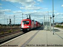 182 017-4 eine abgeb�gelte 139 und eine unbekannte abgeb�gelte 155 kommen gerade aus dem Ausbesserungswerk Dessau-S�d und begeben sich jetzt auf Reise.(Bitterfeld den 30.04.2007)