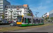 Strassenbahn Nordhausen: Zweirichtungsfahrzeug Combino Advanced 106 am 1. Juni 2017 auf der Linie 1 in Richtung Bahnhofsplatz zwischen den Haltestellen Theaterplatz und Rathaus.