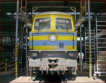 OMB - Tag der offenen T�r. 230 077-0 in der Werkhalle. (Neustrelitz am 04.05.07)